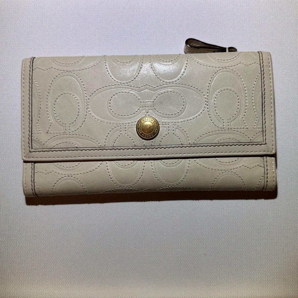 Coach vintage leather white wallet